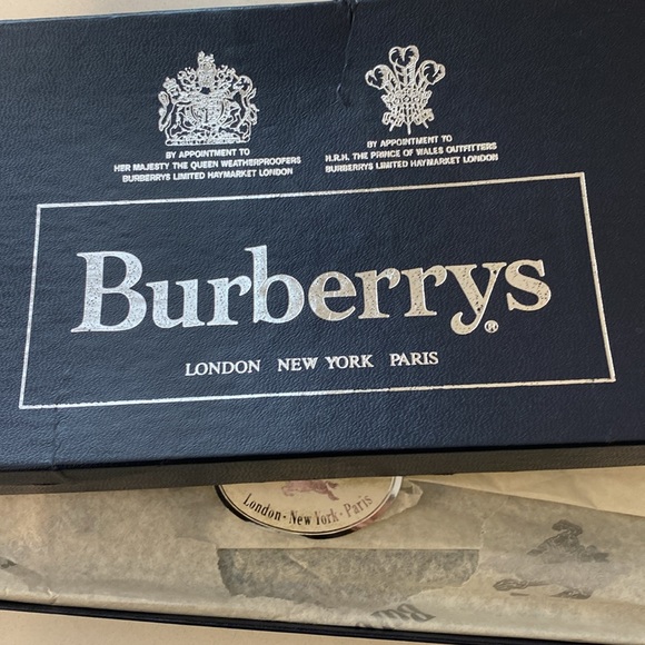 Burberry scarf - Picture 3 of 7